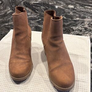 Universal Thread Tan Ankle Booties